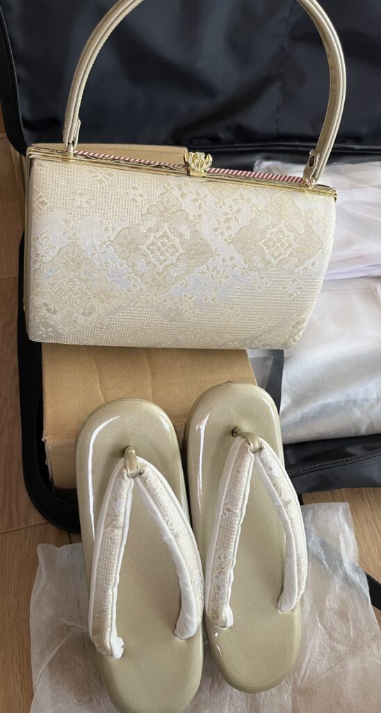 着物小物バッグと草履の写真
